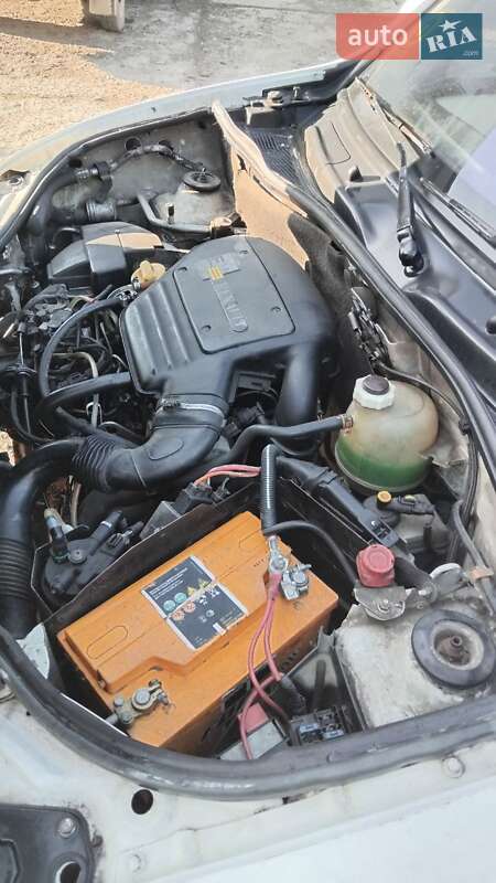 Вантажний фургон Renault Kangoo 2000 в Путилі