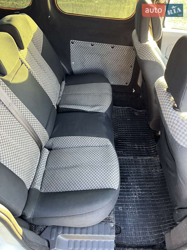 Мінівен Renault Kangoo 2010 в Обухові