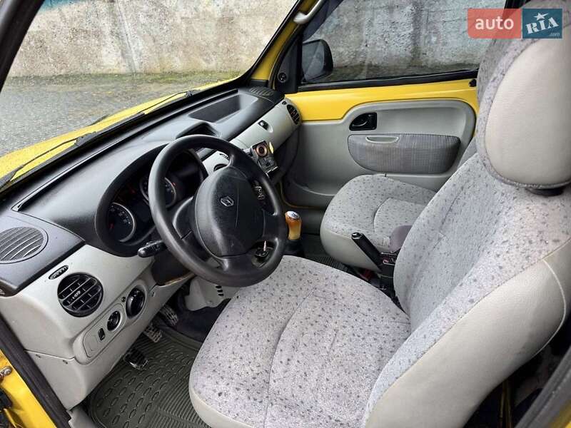 Грузовой фургон Renault Kangoo 2003 в Кременце