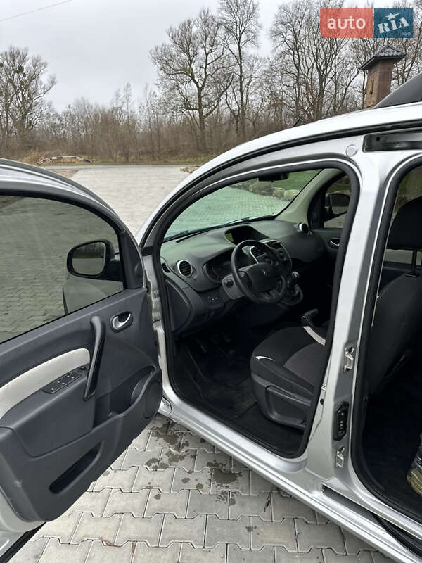 Минивэн Renault Kangoo 2015 в Черновцах