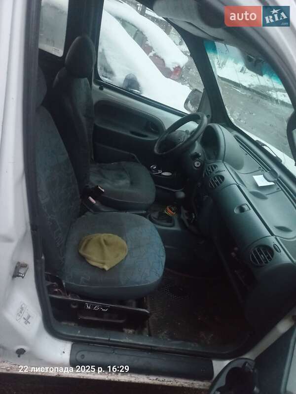 Мінівен Renault Kangoo 1999 в Новояворівську