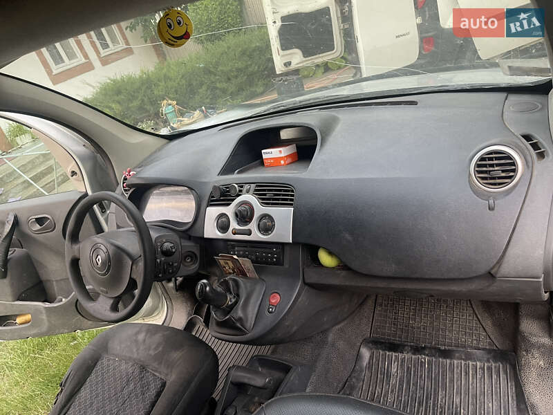 Інші вантажівки Renault Kangoo 2012 в Бояни