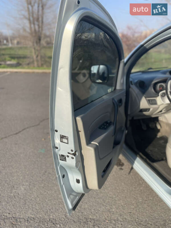 Минивэн Renault Kangoo 2010 в Кривом Роге фото 3 Минивэн Renault Kangoo 2010 в Кривом Роге
