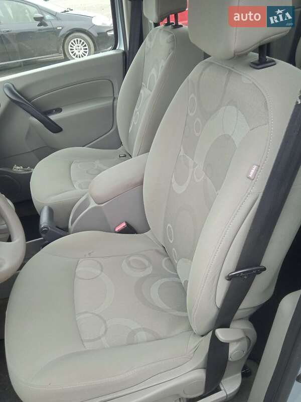 Минивэн Renault Kangoo 2010 в Ровно