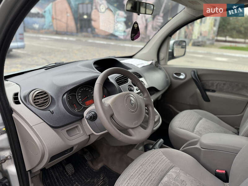Мінівен Renault Kangoo 2009 в Луцьку