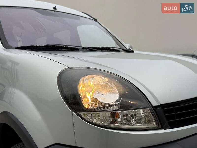 Минивэн Renault Kangoo 2007 в Луцке