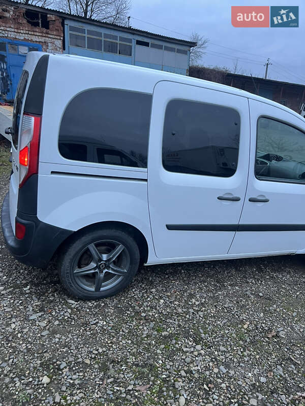 Мінівен Renault Kangoo 2013 в Чернівцях