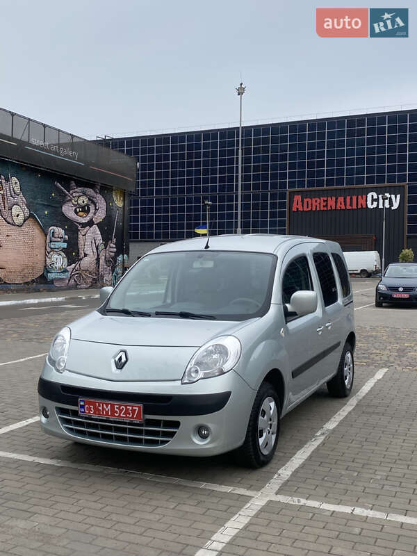 Минивэн Renault Kangoo 2010 в Киверцах