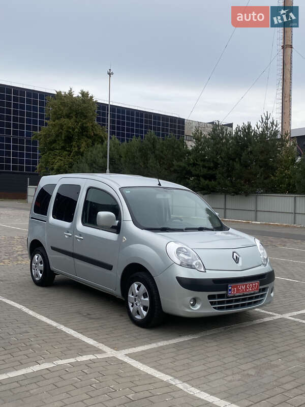 Минивэн Renault Kangoo 2010 в Киверцах