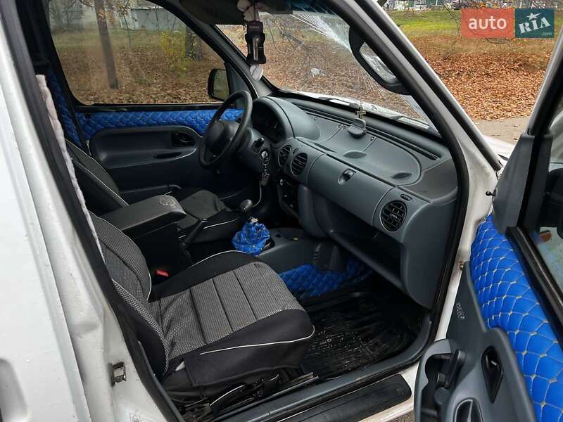 Минивэн Renault Kangoo 2000 в Вознесенске