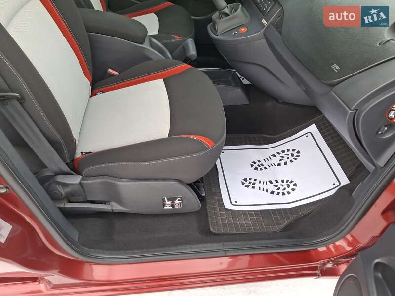 Минивэн Renault Kangoo 2011 в Ивано-Франковске фото 66 Минивэн Renault Kangoo 2011 в Ивано-Франковске