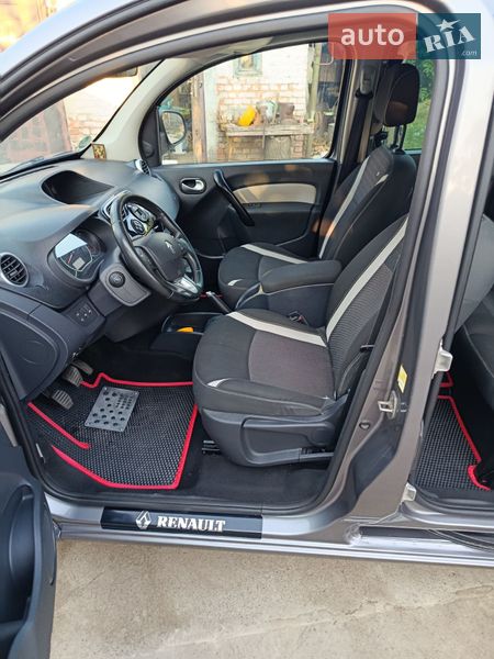 Минивэн Renault Kangoo 2016 в Новгородке