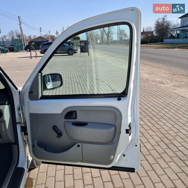 Грузовой фургон Renault Kangoo 2004 в Лопатине
