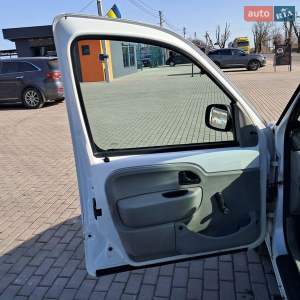 Грузовой фургон Renault Kangoo 2004 в Лопатине