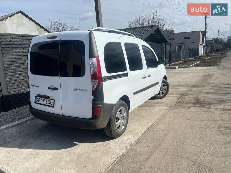 Минивэн Renault Kangoo 2015 в Обуховке