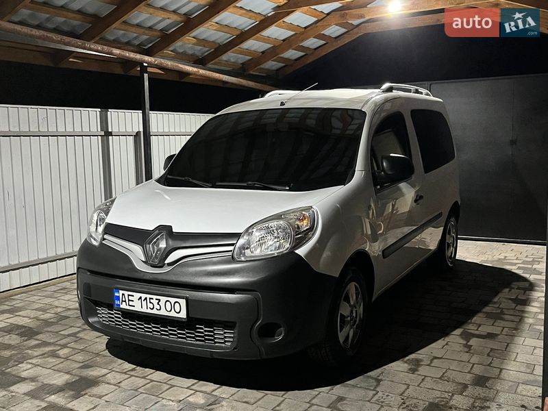 Минивэн Renault Kangoo 2015 в Обуховке