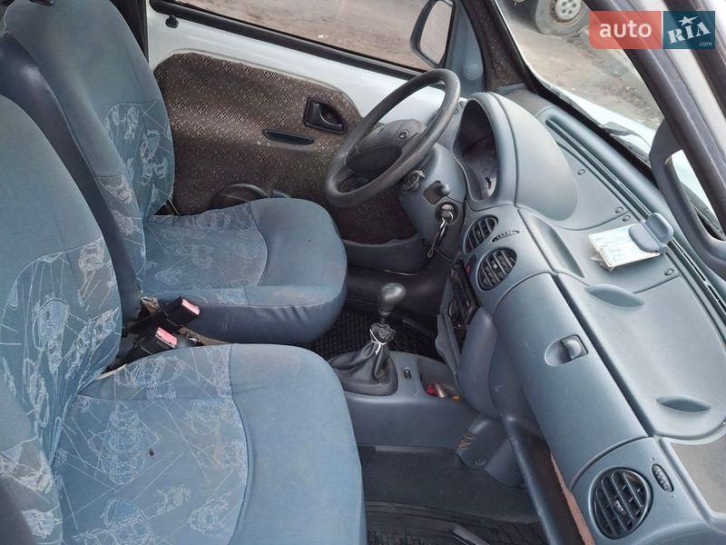 Минивэн Renault Kangoo 2000 в Косове фото 9 Минивэн Renault Kangoo 2000 в Косове