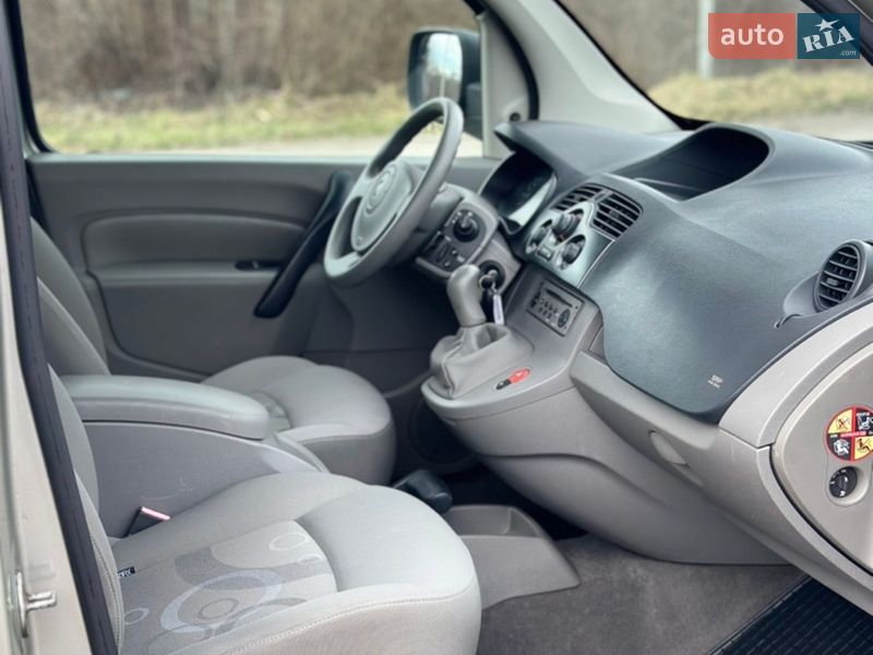 Минивэн Renault Kangoo 2009 в Староконстантинове фото 15 Минивэн Renault Kangoo 2009 в Староконстантинове