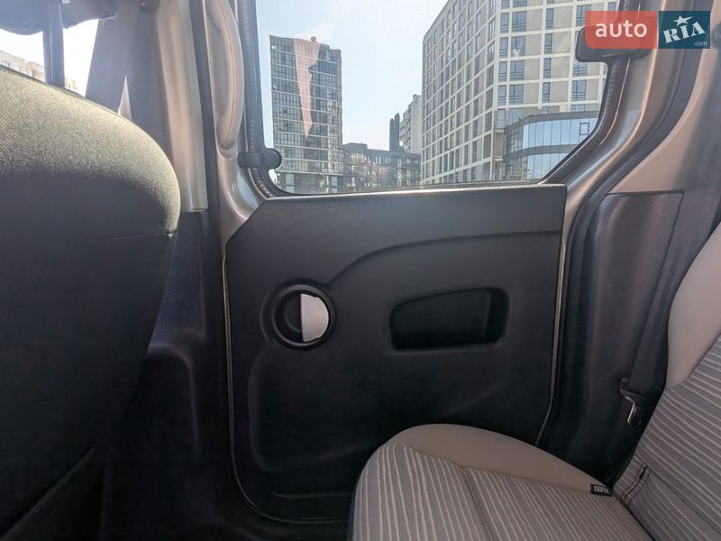 Минивэн Renault Kangoo 2011 в Львове