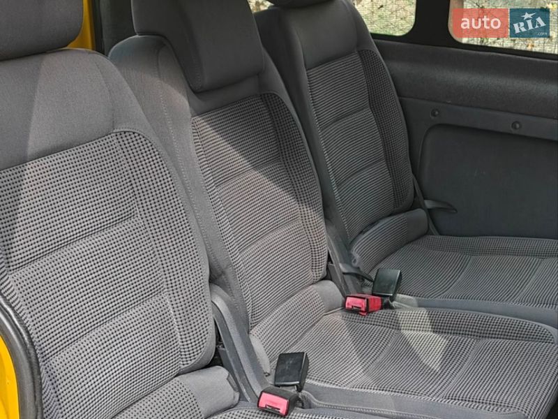 Мінівен Renault Kangoo 2000 в Новогуйвинське