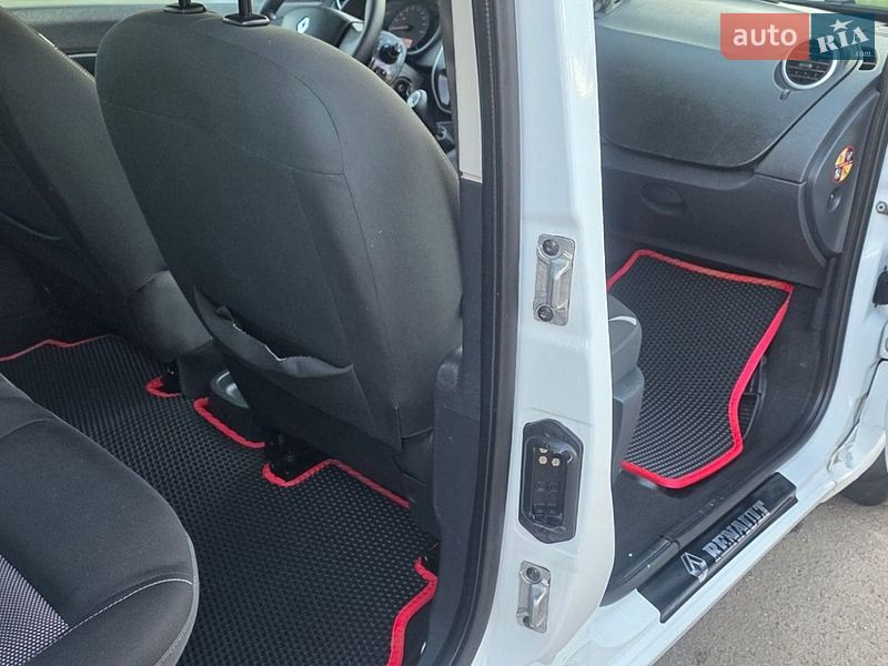 Минивэн Renault Kangoo 2015 в Новоархангельске