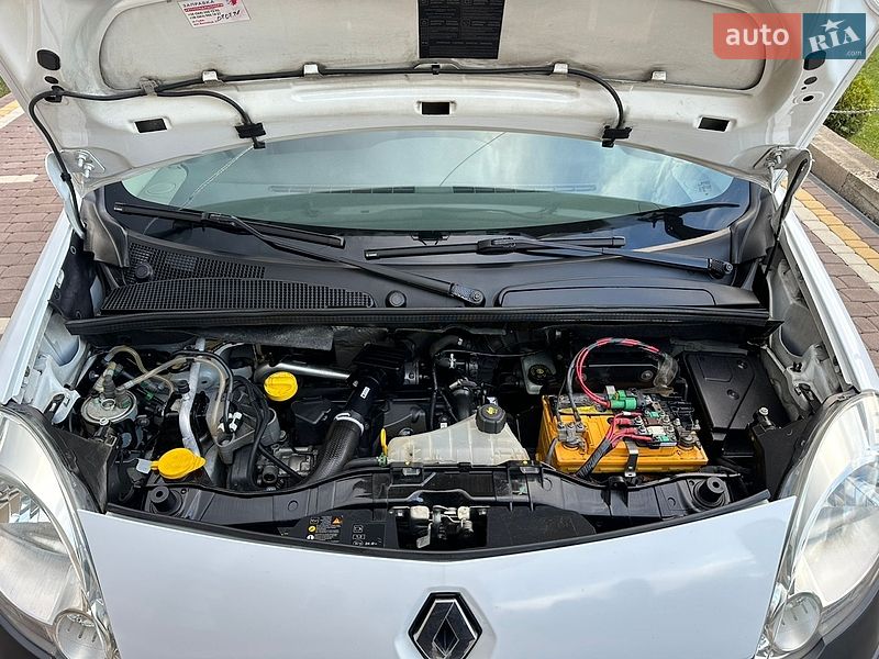 Минивэн Renault Kangoo 2009 в Косове