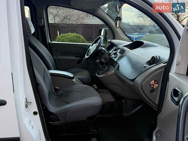 Минивэн Renault Kangoo 2009 в Косове