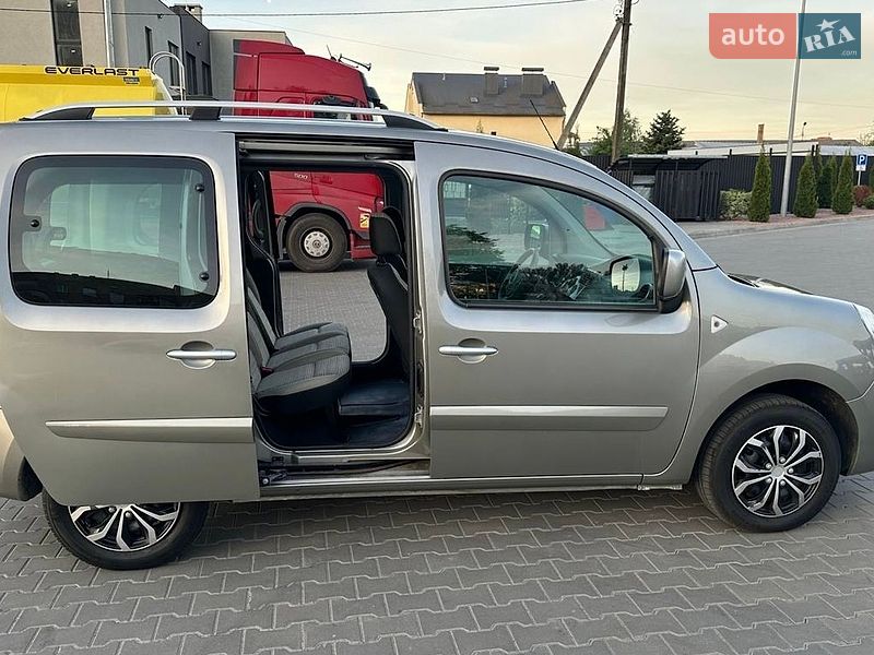Минивэн Renault Kangoo 2011 в Луцке