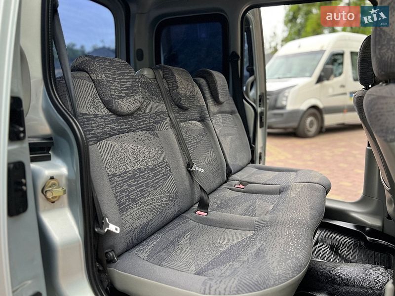 Минивэн Renault Kangoo 2002 в Жовкве