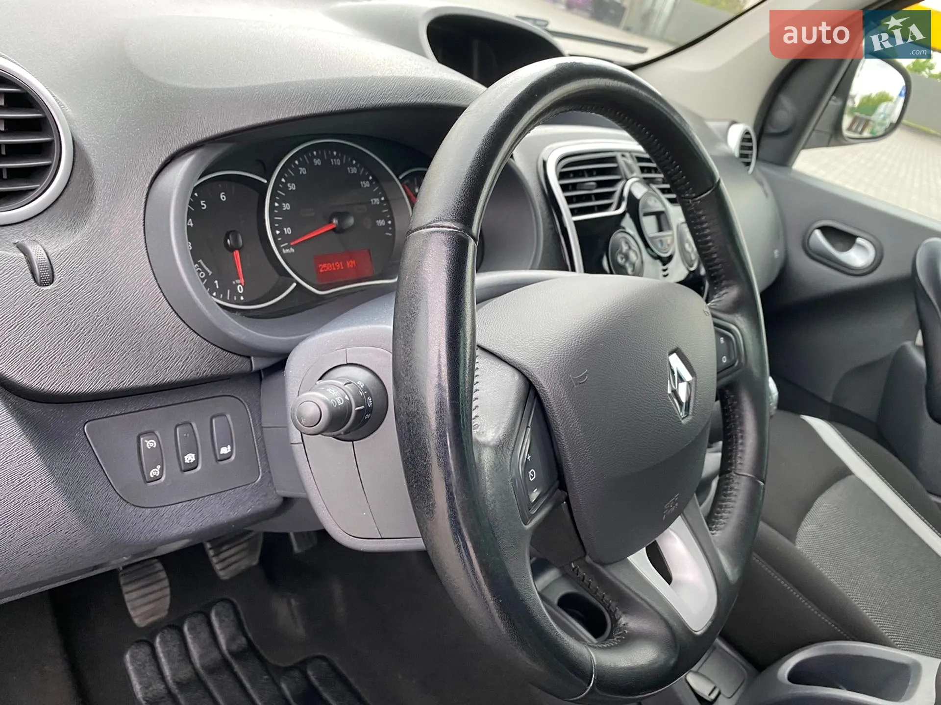2015 Renault Kangoo - мініатюра 61