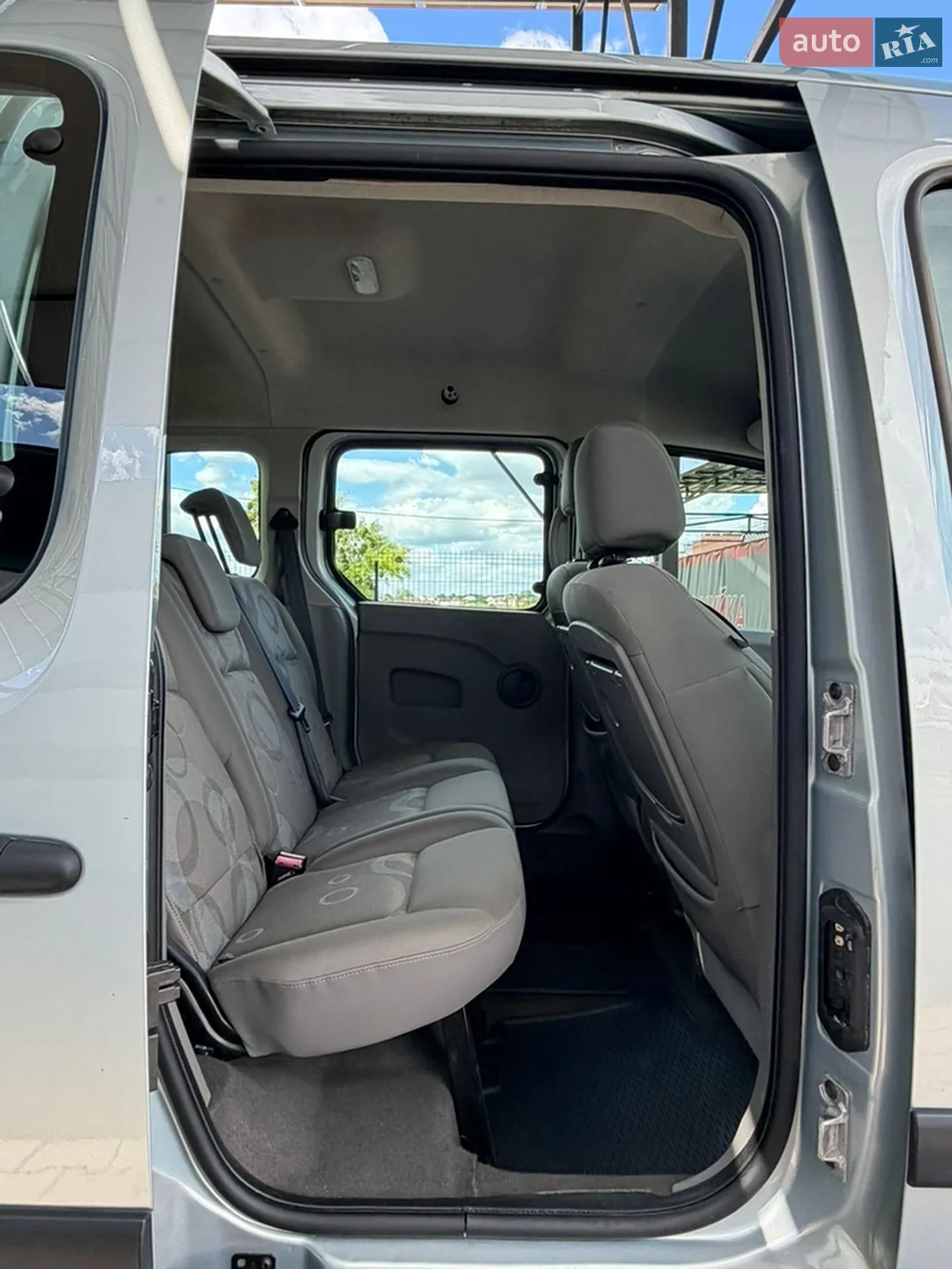 2010 Renault Kangoo - мініатюра 17