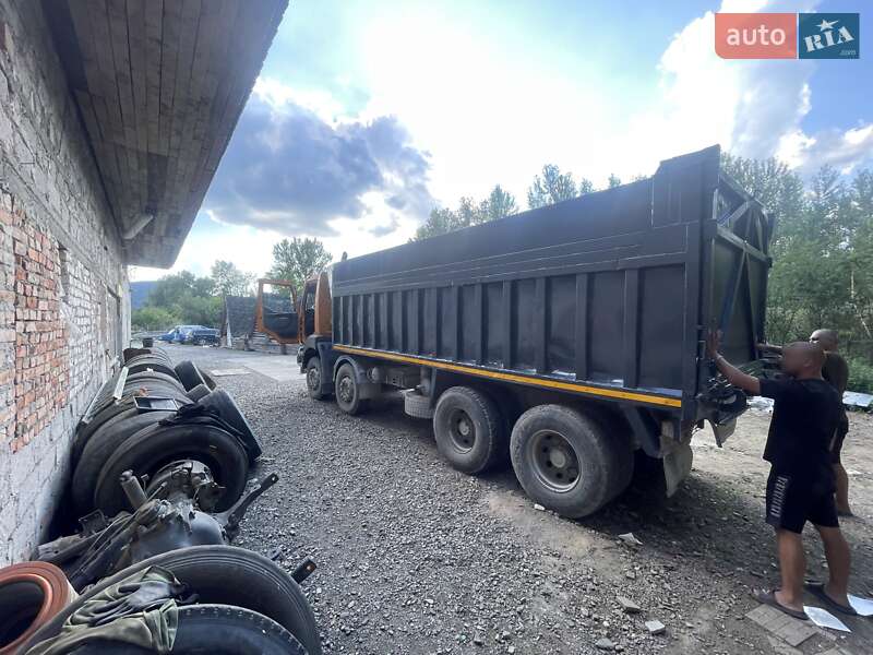 Самоскид Renault Kerax 2006 в Тячеві