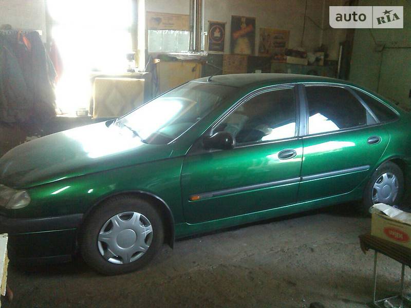 Renault Laguna 1995 года