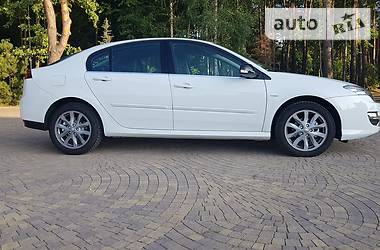 Седан Renault Laguna 2015 в 