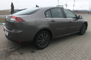 Хэтчбек Renault Laguna 2010 в 