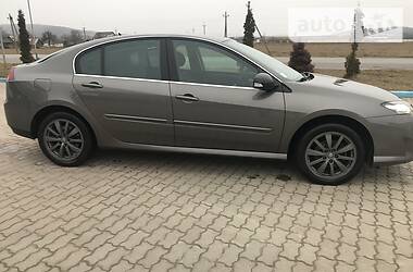Хэтчбек Renault Laguna 2010 в 