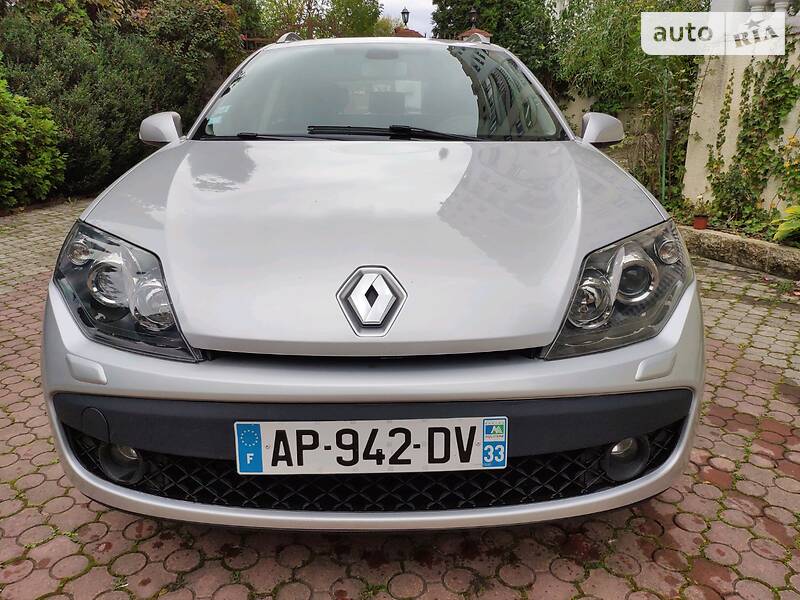 Универсал Renault Laguna 2010 в Ровно