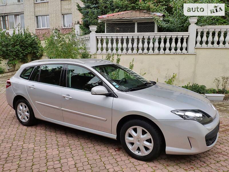 Универсал Renault Laguna 2010 в Ровно