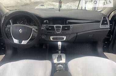 Лифтбек Renault Laguna 2013 в 