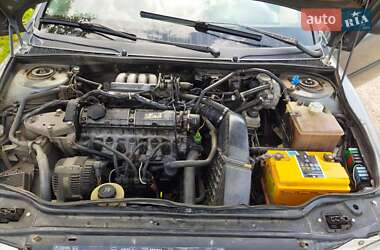 Хэтчбек Renault Laguna 1996 в 