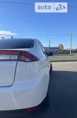 Лифтбек Renault Laguna 2014 в 
