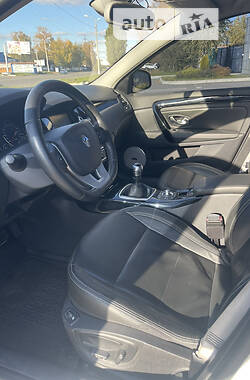 Лифтбек Renault Laguna 2014 в 