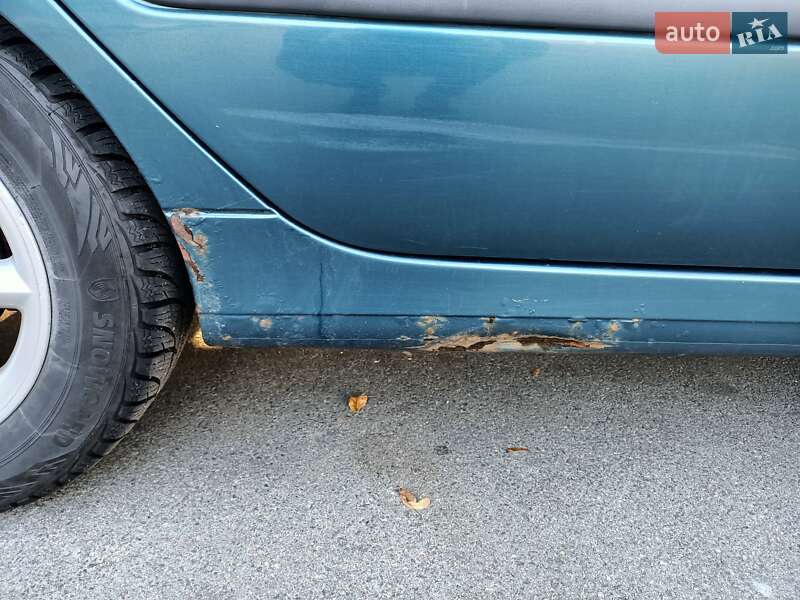 Ліфтбек Renault Laguna 1997 в Чернігові