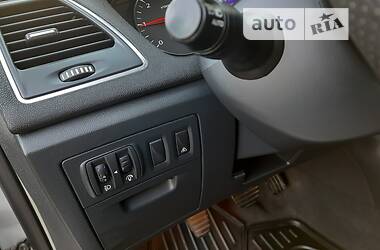 Лифтбек Renault Laguna 2011 в 