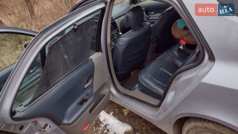 Лифтбек Renault Laguna 2001 в Новомосковске фото 12 Лифтбек Renault Laguna 2001 в Новомосковске