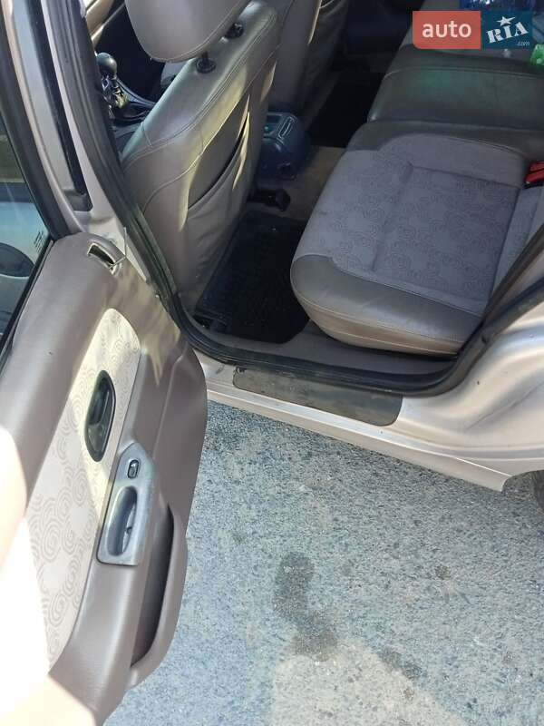 Лифтбек Renault Laguna 2001 в Черноморске