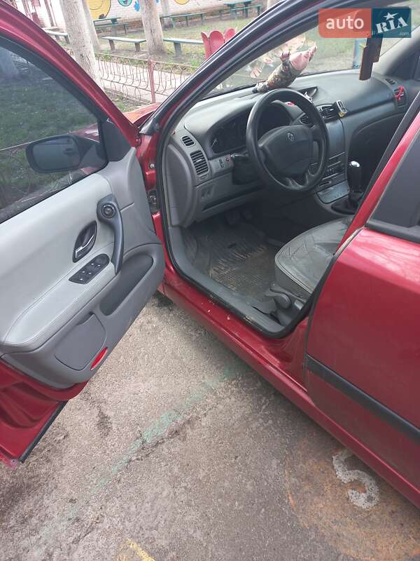 Лифтбек Renault Laguna 2003 в Городне фото 3 Лифтбек Renault Laguna 2003 в Городне