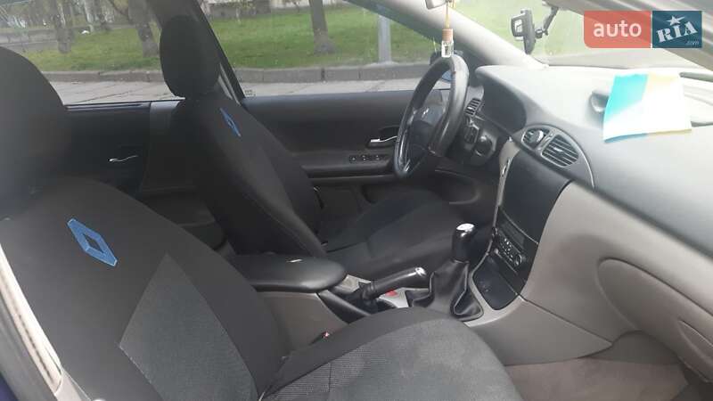 Ліфтбек Renault Laguna 2002 в Києві