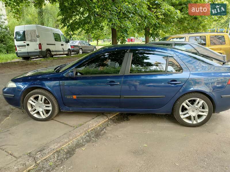 Ліфтбек Renault Laguna 2002 в Києві