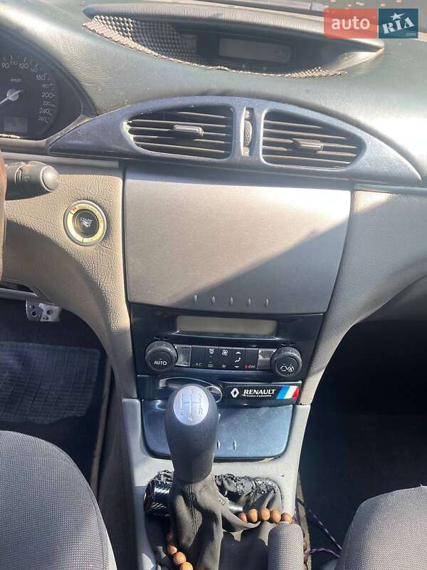 Лифтбек Renault Laguna 2002 в Верхнеднепровске